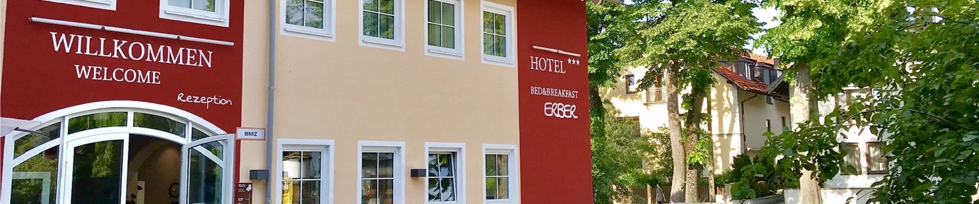 Aussenbereich des BED&BREAKFAST HOTEL ERBER in Ismaning